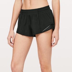 Lululemon Black ‘Hotty Hot Shorts II’ 2.5inches